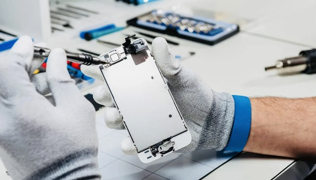 Czy-oplaca-sie-naprawiac-telefony